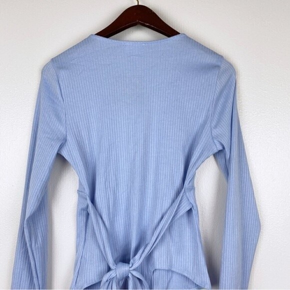 Le Lis Collection Baby Blue V-Neck Long Sleeve Thong Bodysuit Size L NWT - Picture 4 of 7